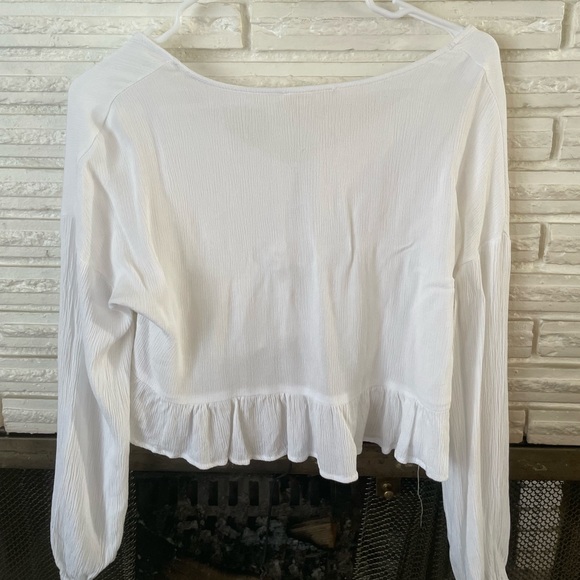 COPY - L.A Hearts (PacSun) Long sleeve crop blouse w/ buttons - Picture 3 of 3